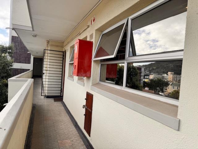 To Let 2 Bedroom Property for Rent in Gardens Western Cape